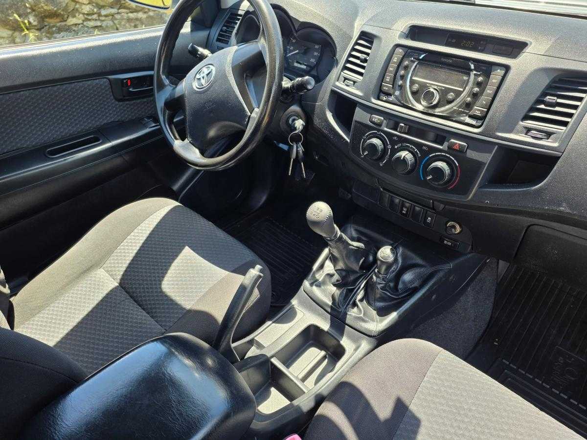 toyota-hilux-2015-diesel-2494cc