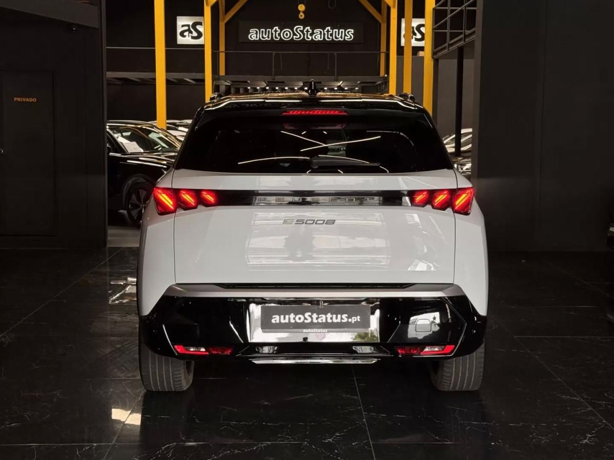 peugeot-5008-2025-eletrico-200cc