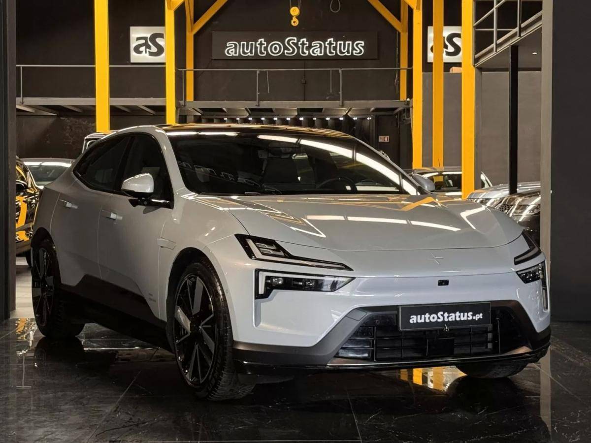 polestar-4-2024-eletrico-200cc