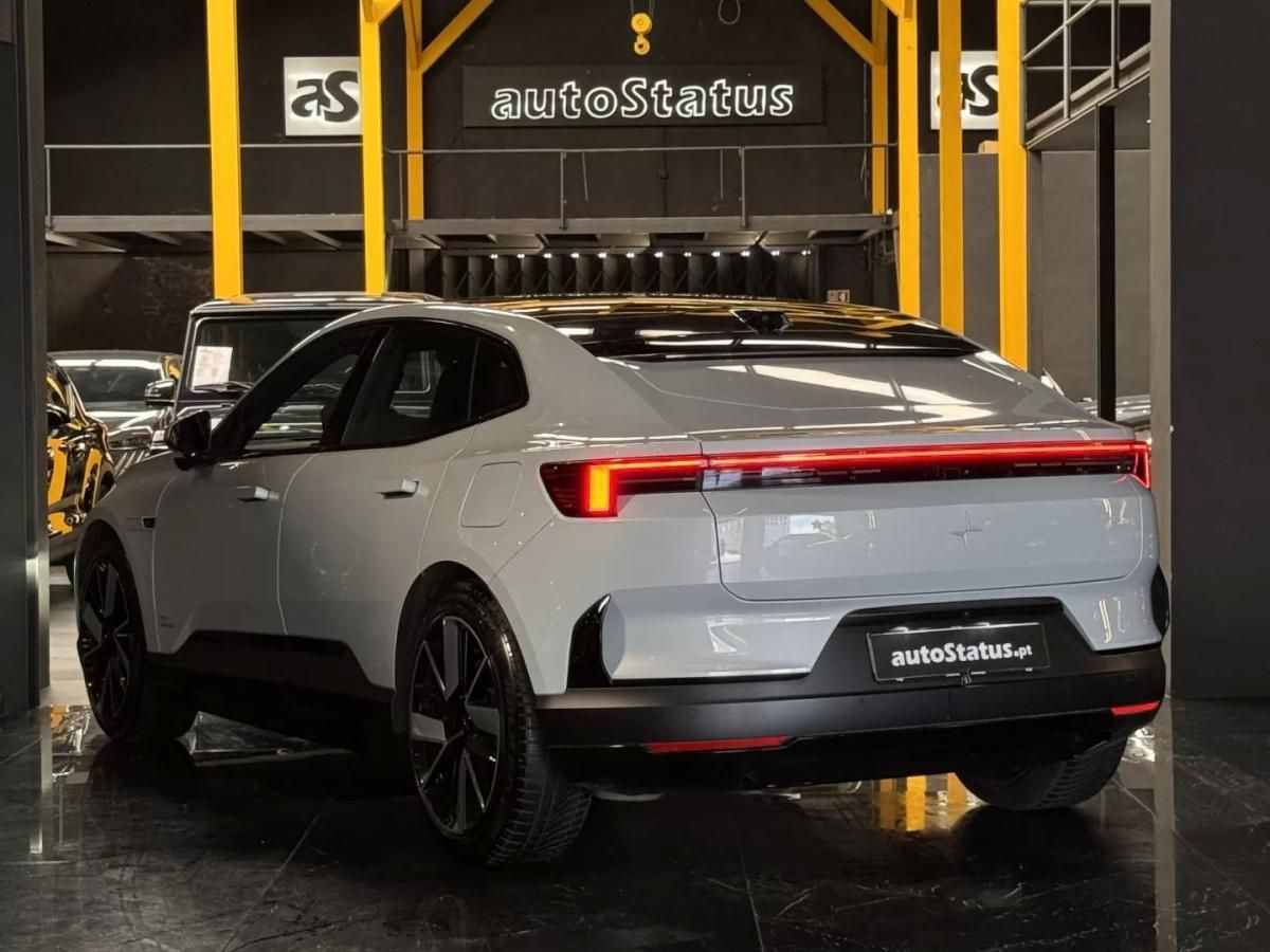 polestar-4-2024-eletrico-200cc