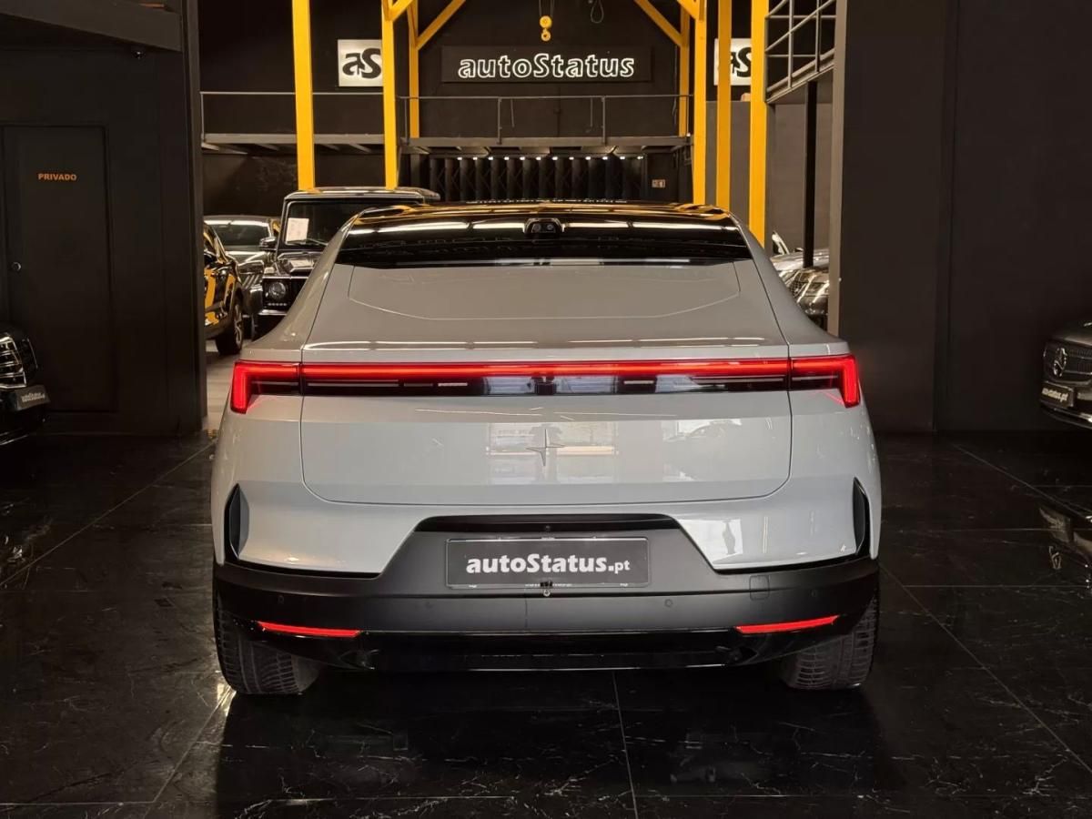 polestar-4-2024-eletrico-200cc