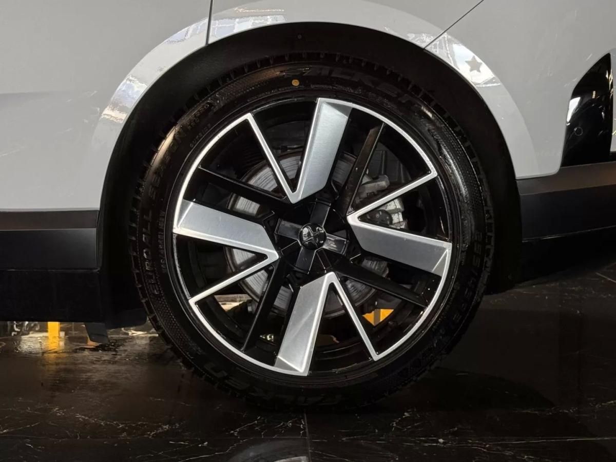 polestar-4-2024-eletrico-200cc