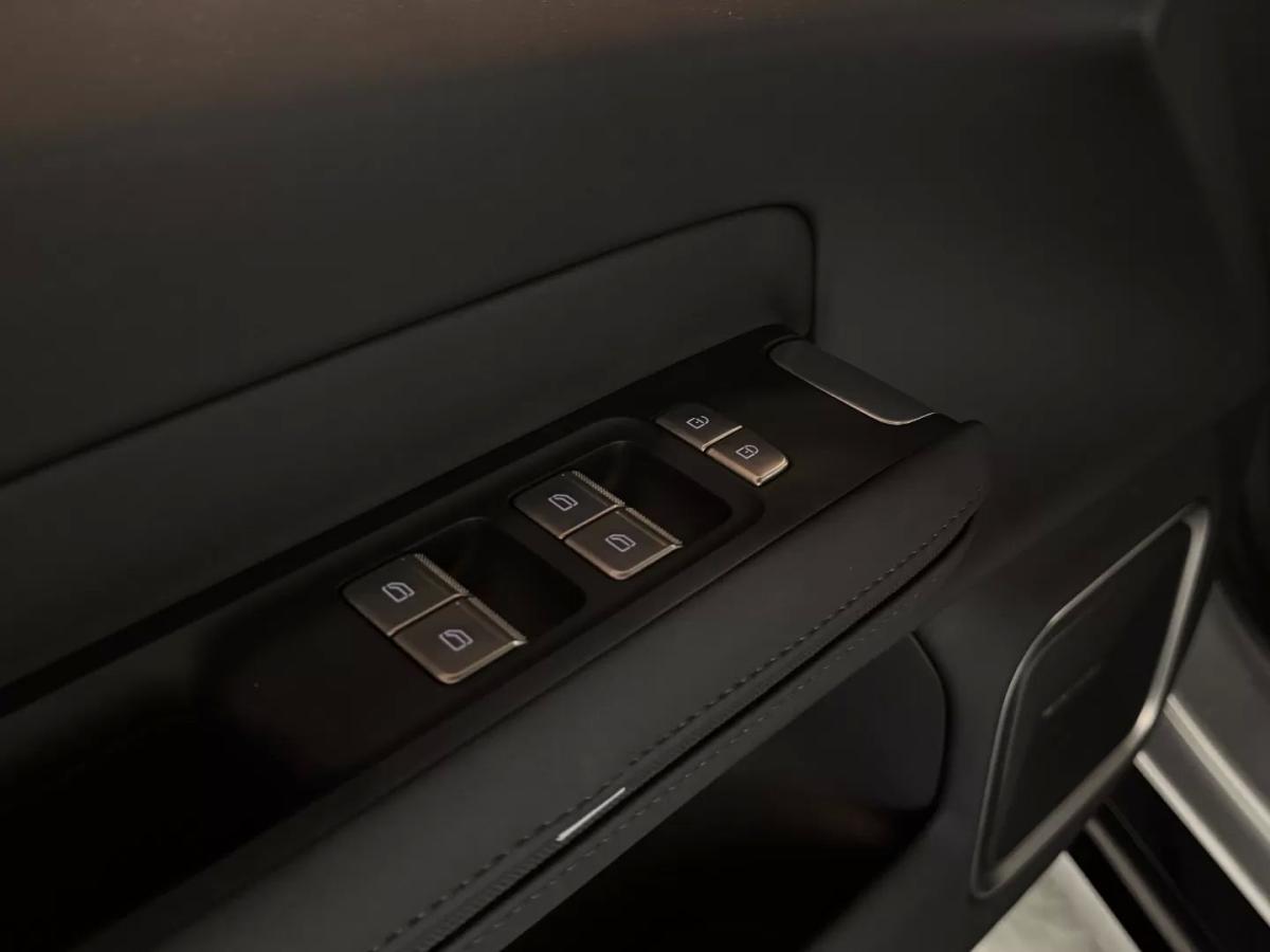 polestar-4-2024-eletrico-200cc