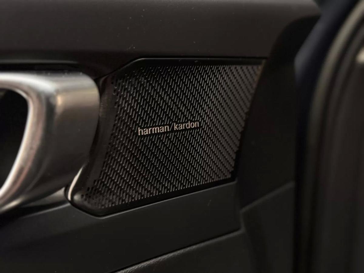 volvo-xc40-2022-hibrido-1477cc
