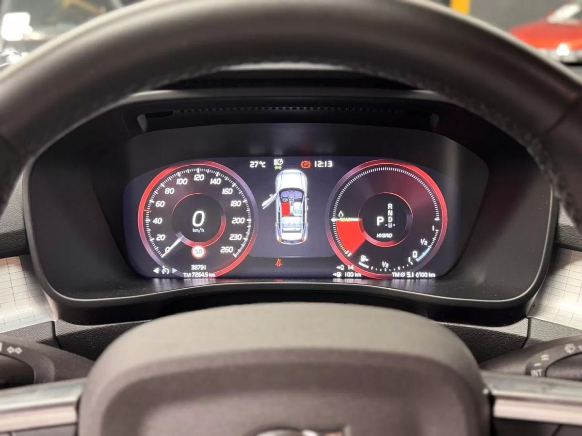 volvo-xc40-2022-hibrido-1477cc