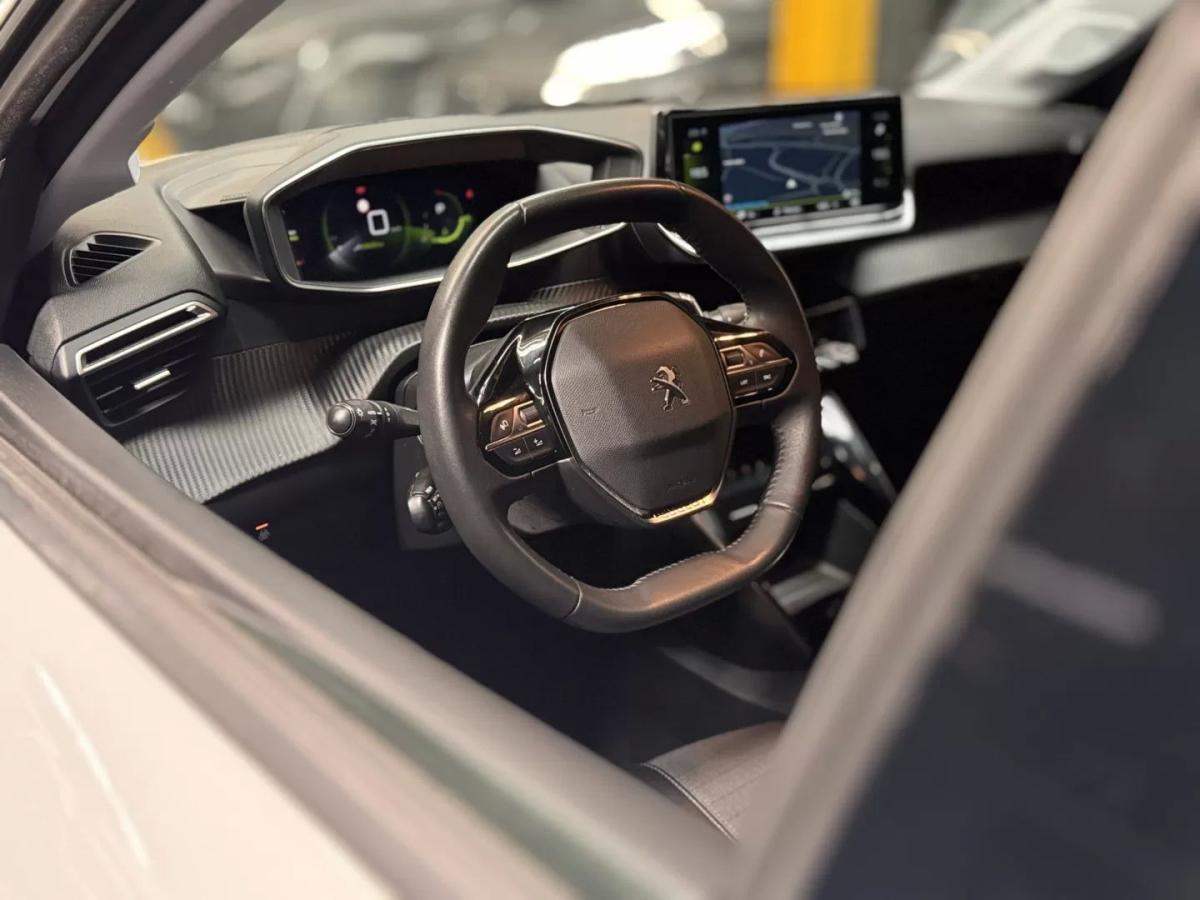 peugeot-208-2023-gasolina-1199cc