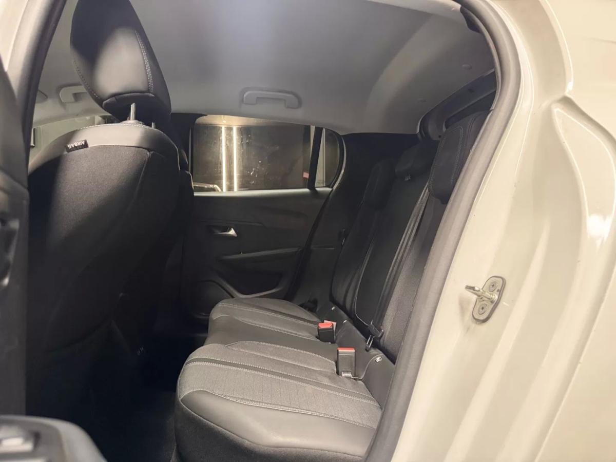 peugeot-208-2023-gasolina-1199cc