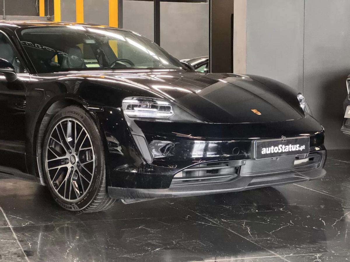 porsche-taycan-2023-eletrico-200cc