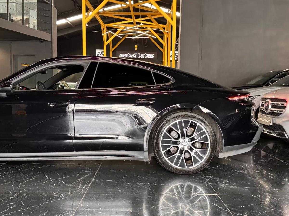 porsche-taycan-2023-eletrico-200cc
