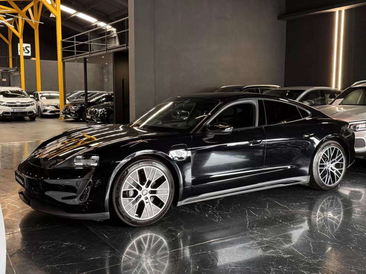 porsche-taycan-2023-eletrico-200cc