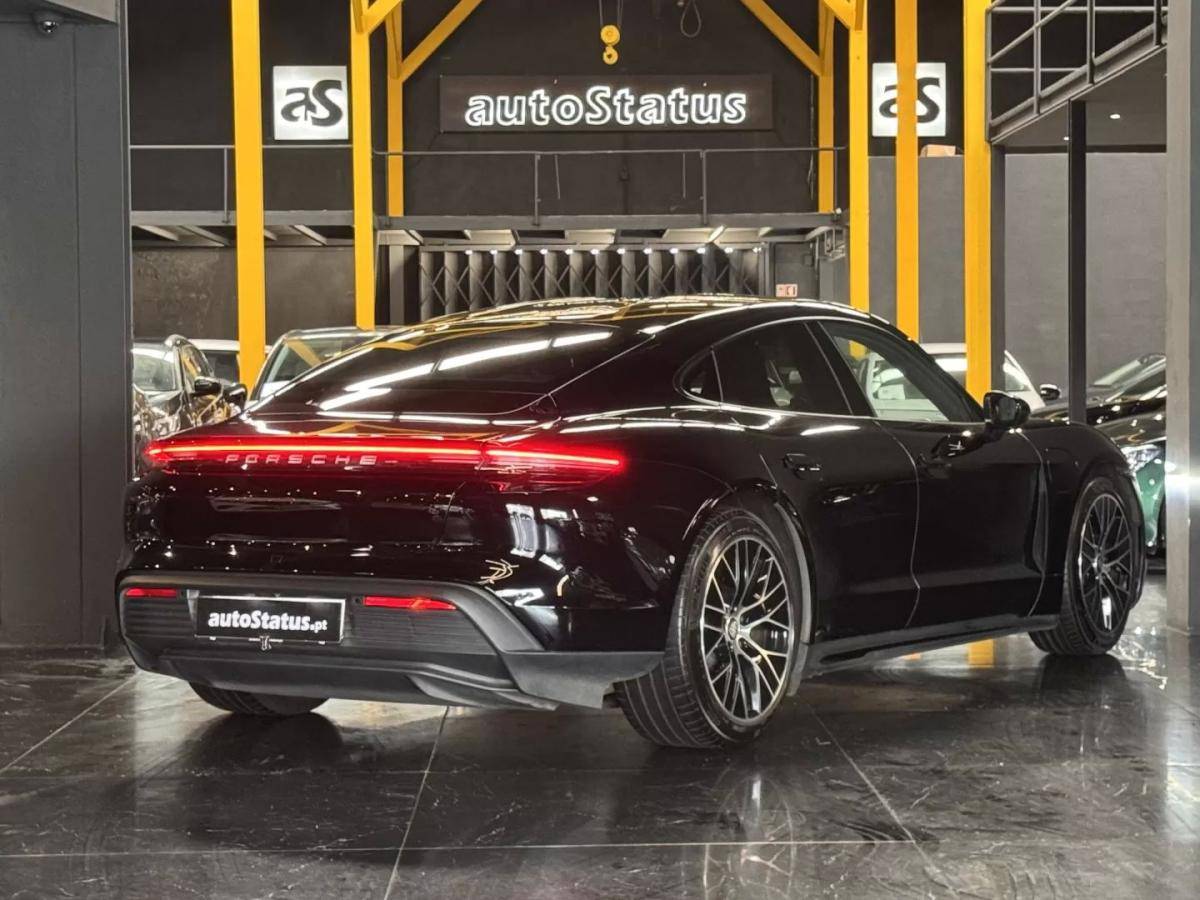porsche-taycan-2023-eletrico-200cc