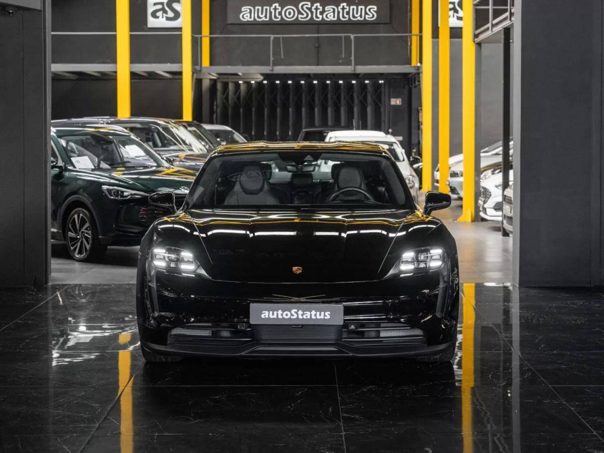 porsche-taycan-2023-eletrico-200cc