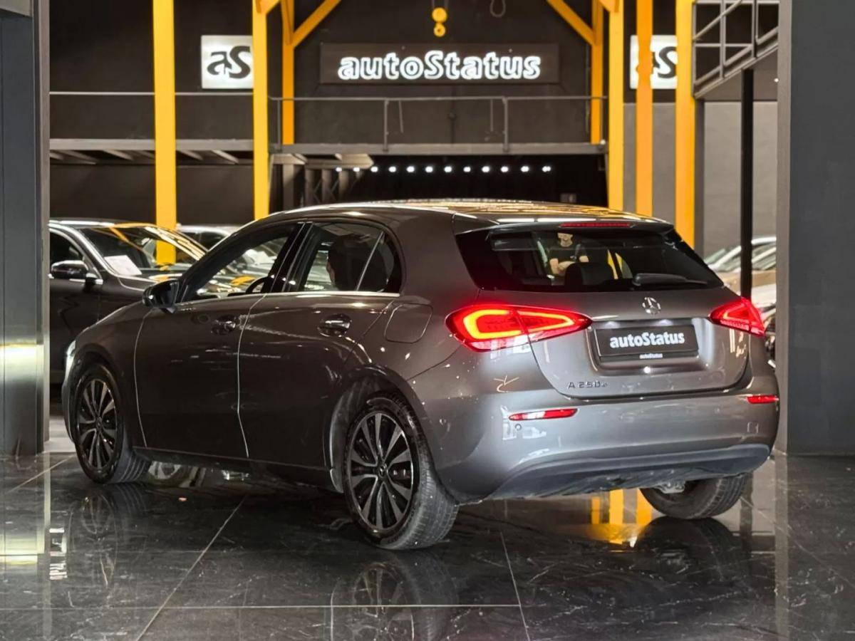 mercedes-benz-classe-a-2022-hibrido-1332cc