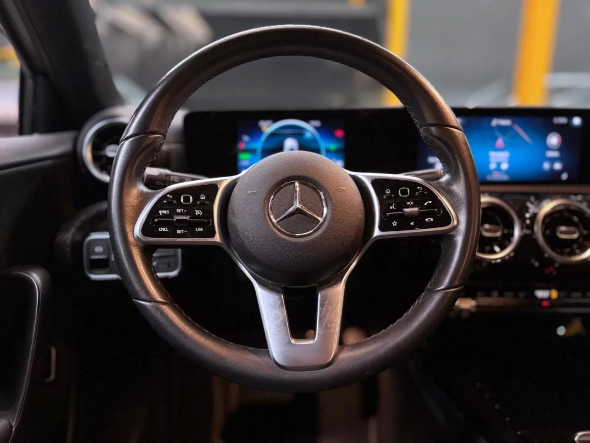 mercedes-benz-classe-a-2022-hibrido-1332cc