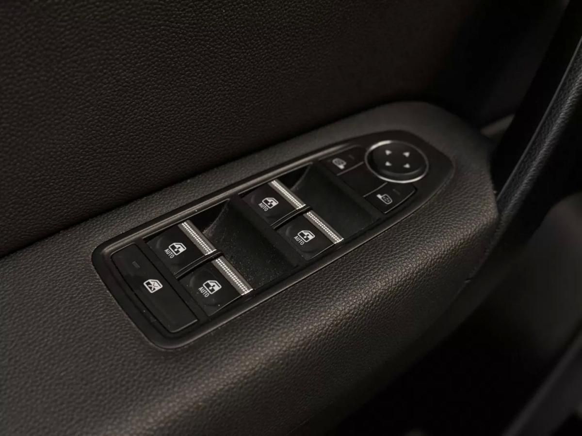 renault-captur-2022-hibrido-1598cc