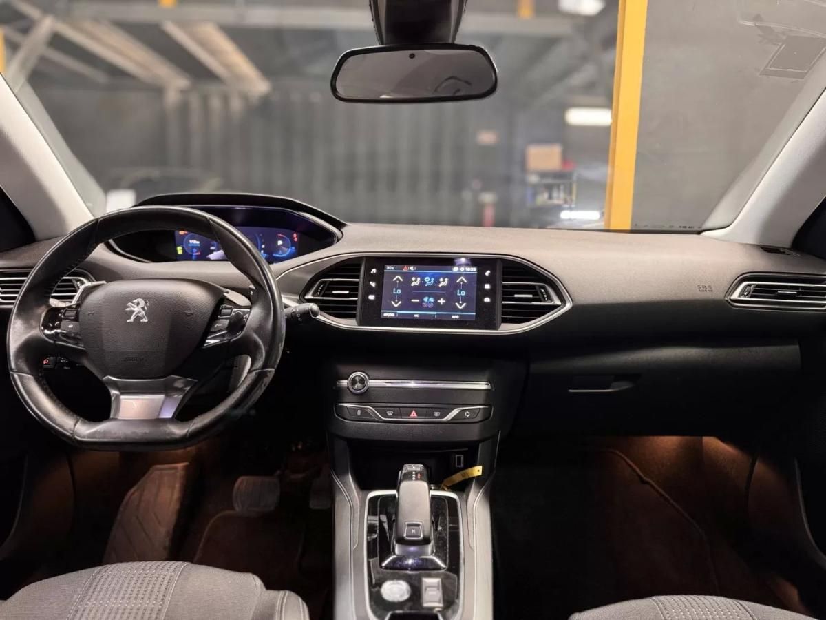 peugeot-308-sw-2021-diesel-1499cc