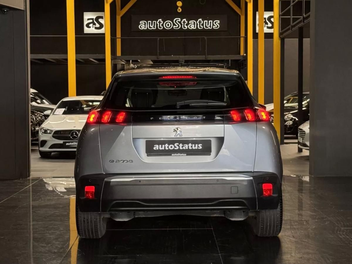 peugeot-e-2008-2023-eletrico-0cc