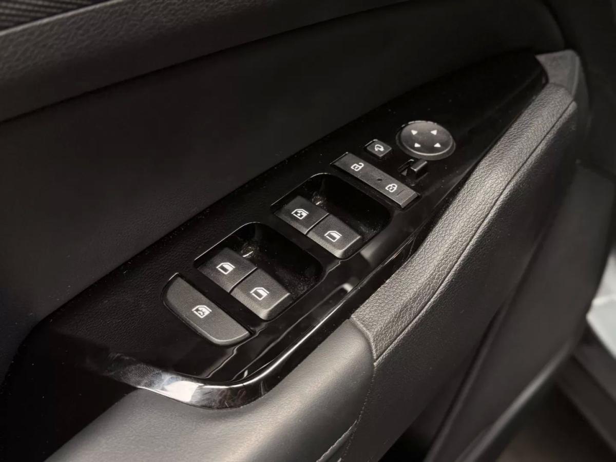 kia-sportage-2025-hibrido-1598cc
