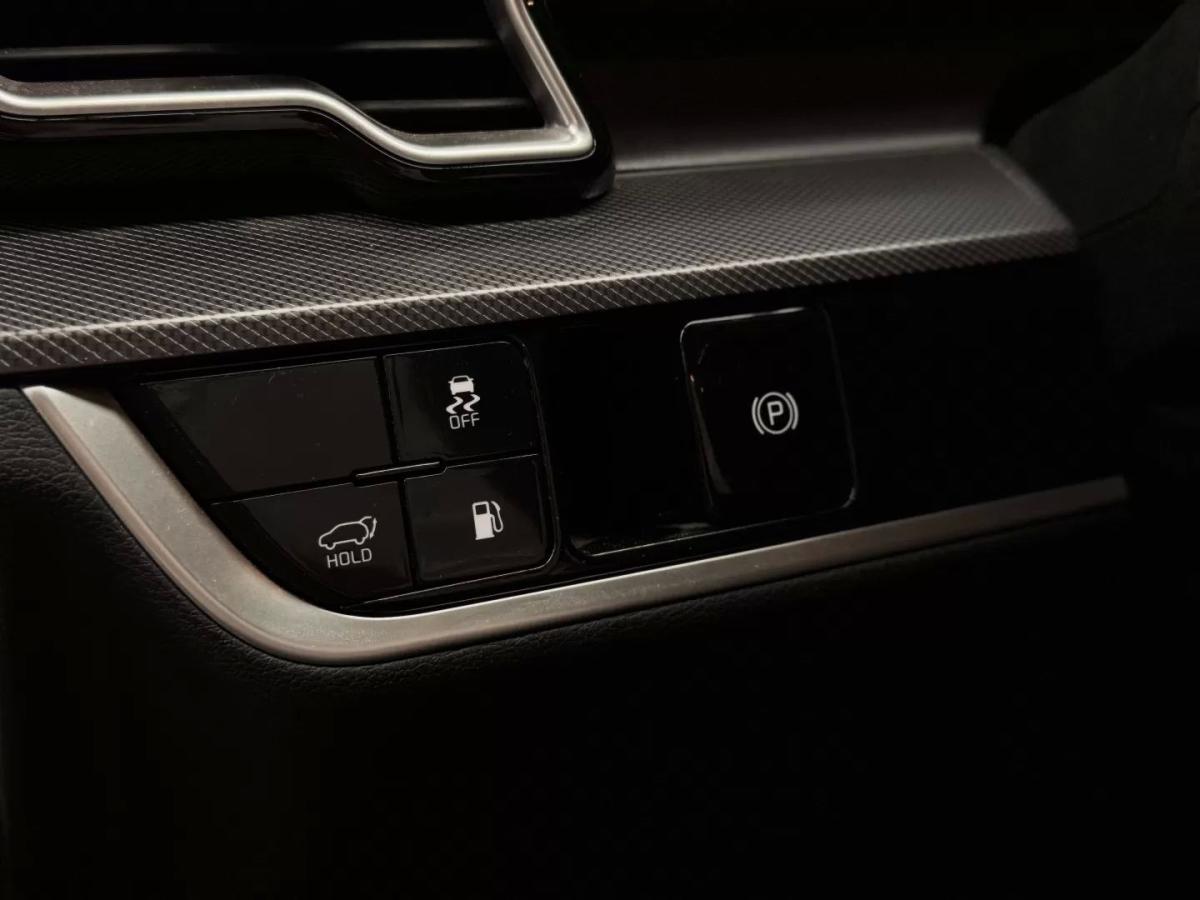 kia-sportage-2025-hibrido-1598cc