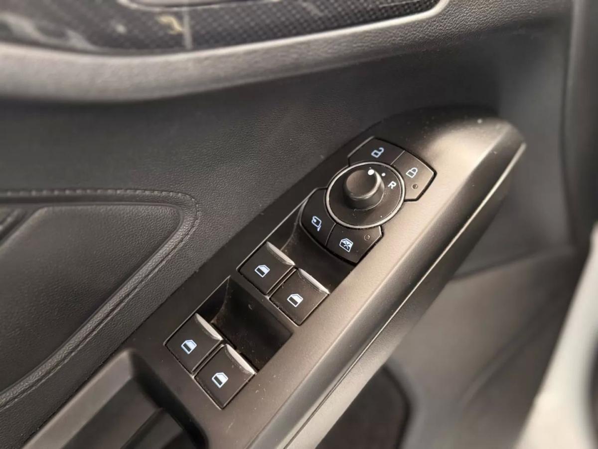 ford-focus-2023-gasolina-998cc