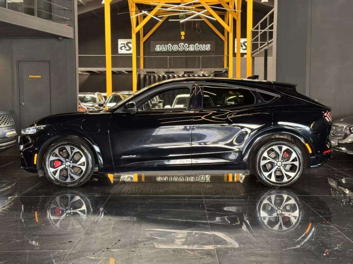 ford-mustang-mach-e-2024-eletrico-200cc