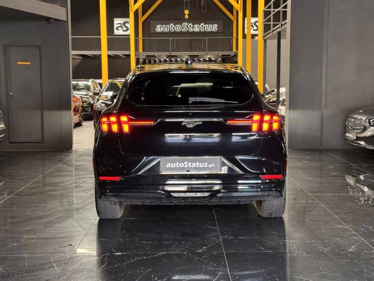 ford-mustang-mach-e-2024-eletrico-200cc
