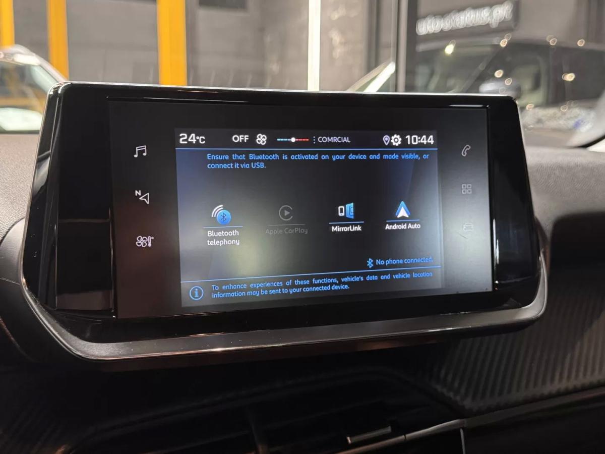 peugeot-208-2023-gasolina-1199cc