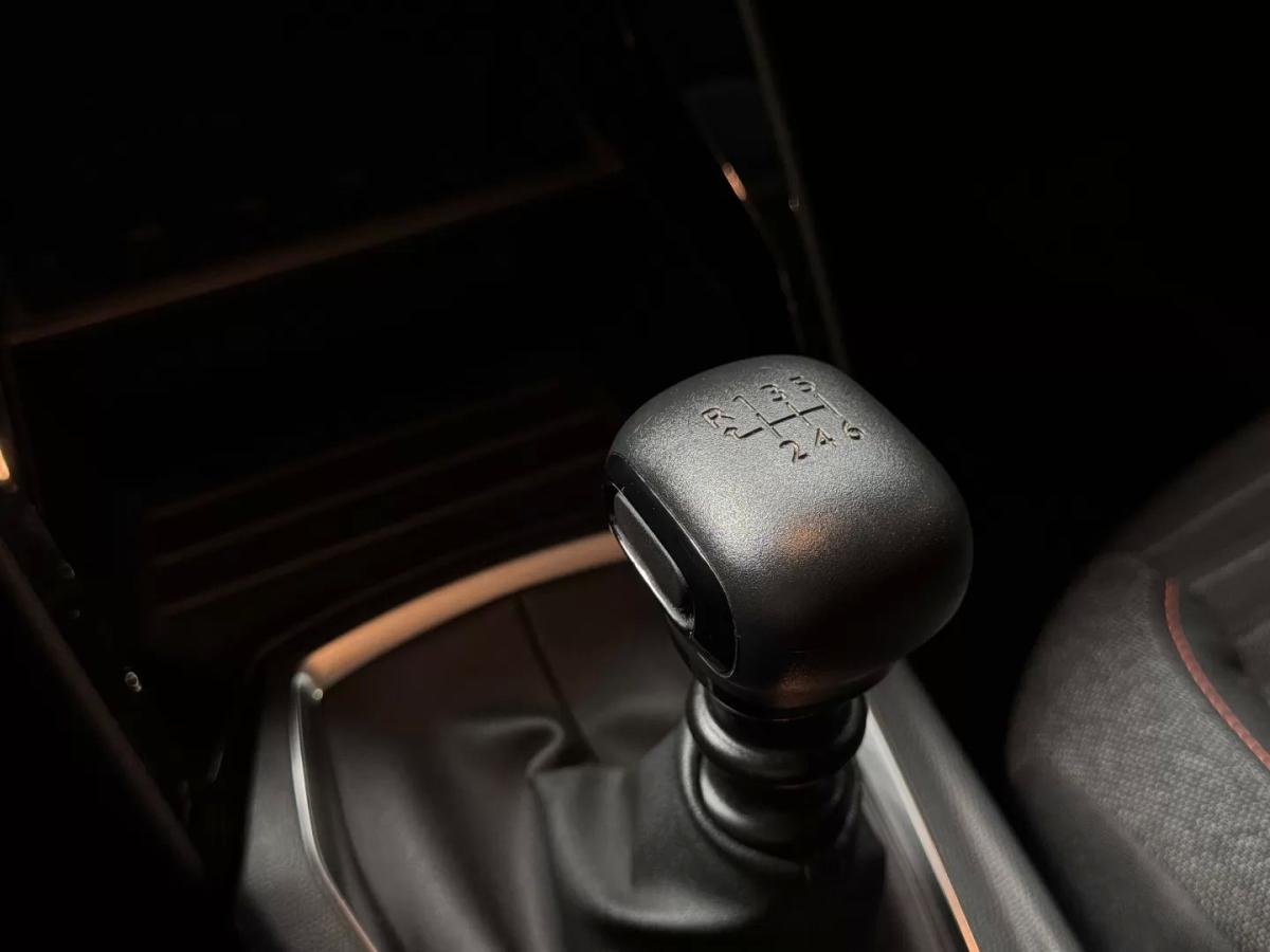 peugeot-208-2023-gasolina-1199cc