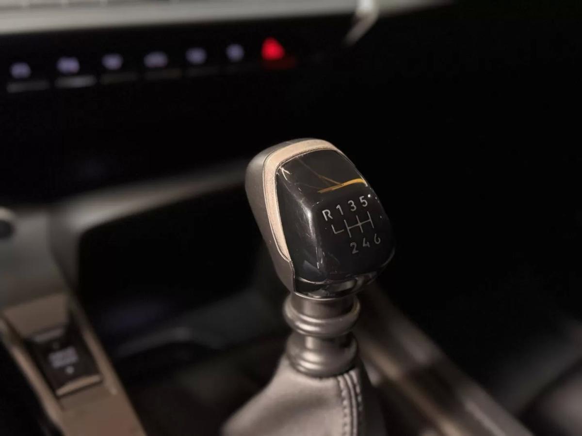 peugeot-308-sw-2022-gasolina-1199cc