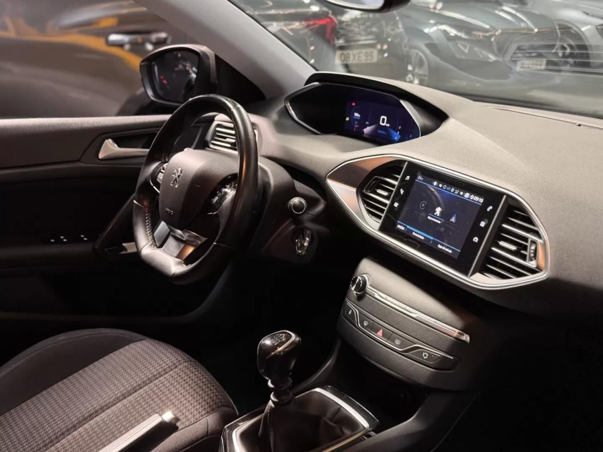 peugeot-308-sw-2021-diesel-1499cc