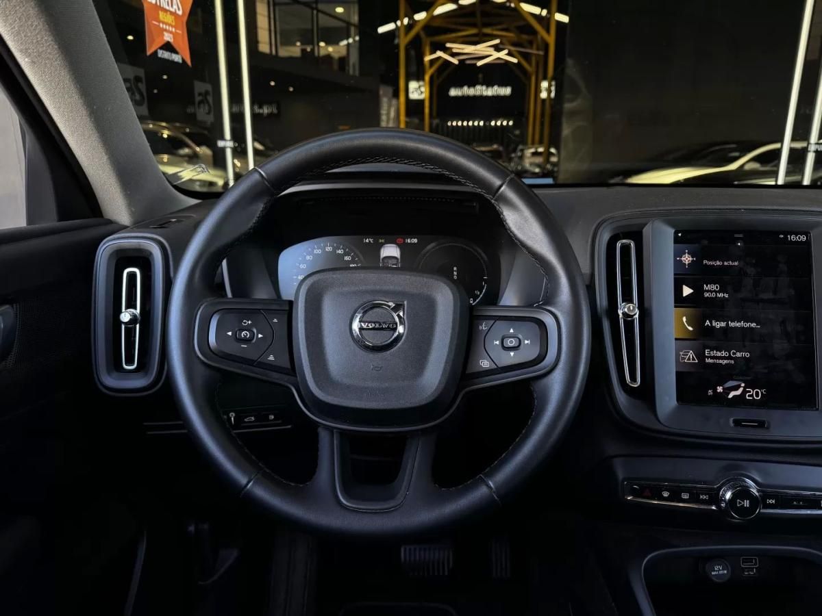 volvo-xc40-2023-hibrido-1477cc