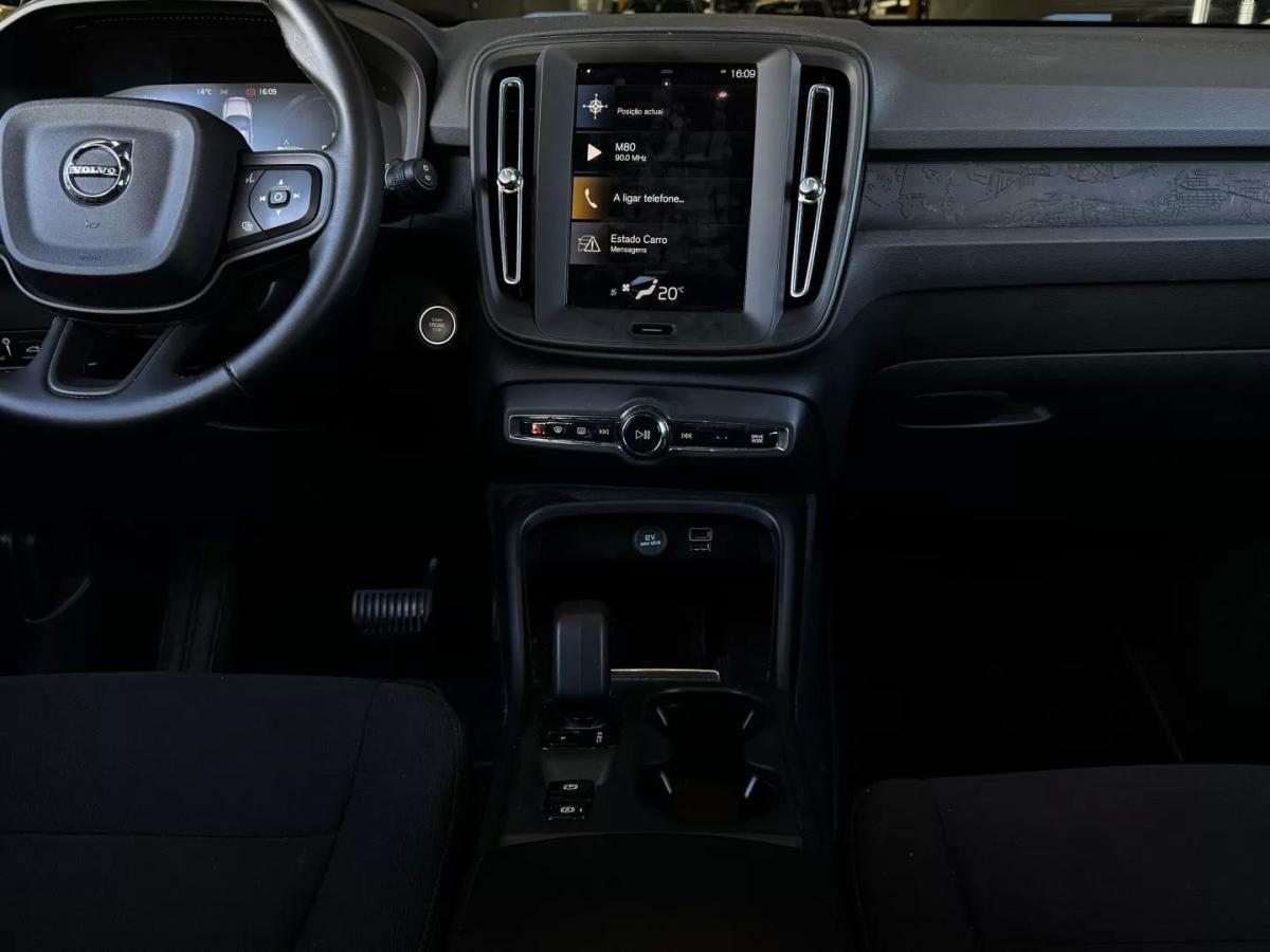 volvo-xc40-2023-hibrido-1477cc