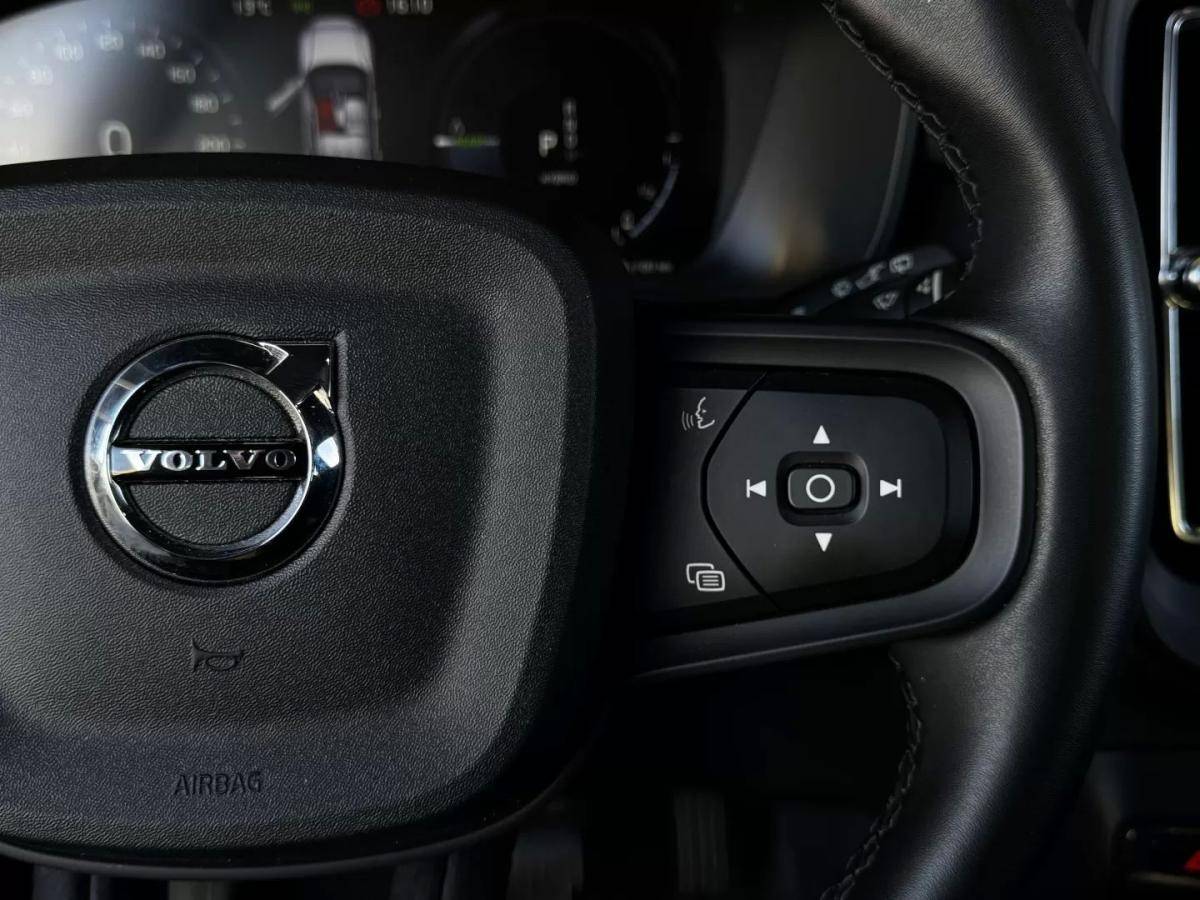 volvo-xc40-2023-hibrido-1477cc