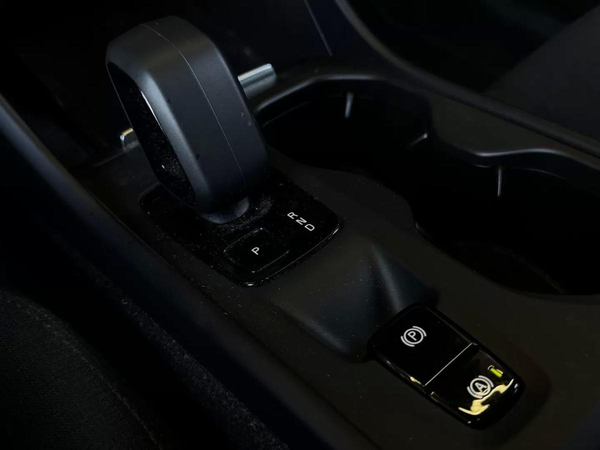 volvo-xc40-2023-hibrido-1477cc
