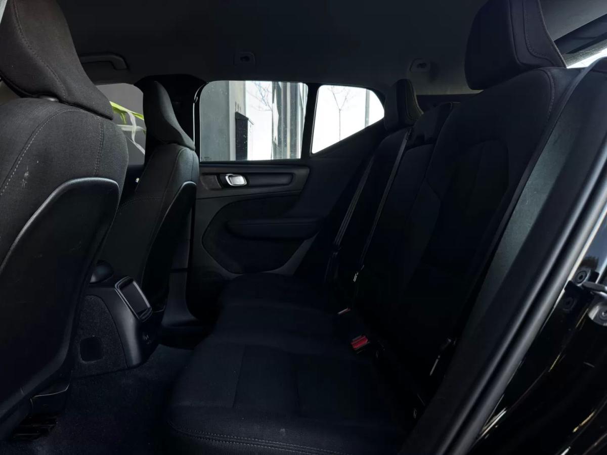 volvo-xc40-2023-hibrido-1477cc