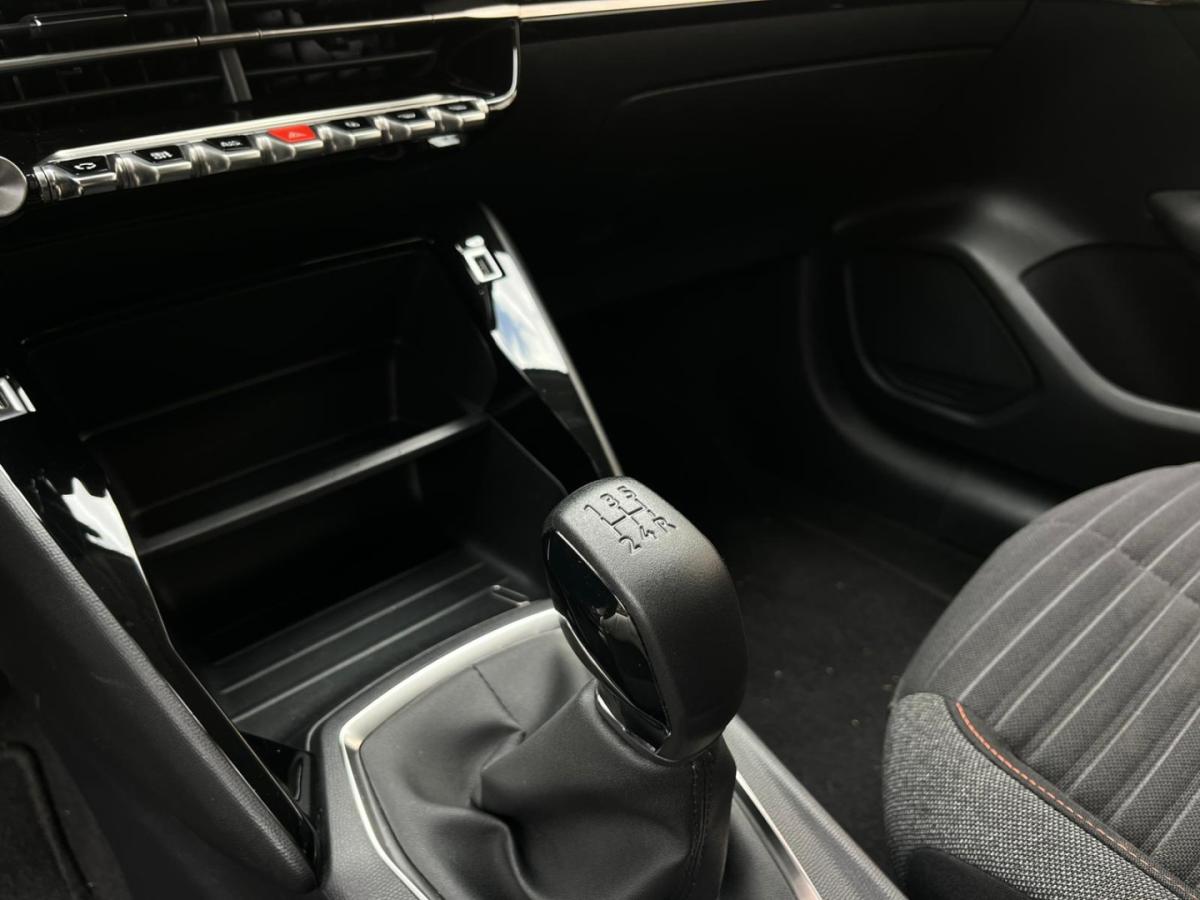 peugeot-208-2023-gasolina-1199cc