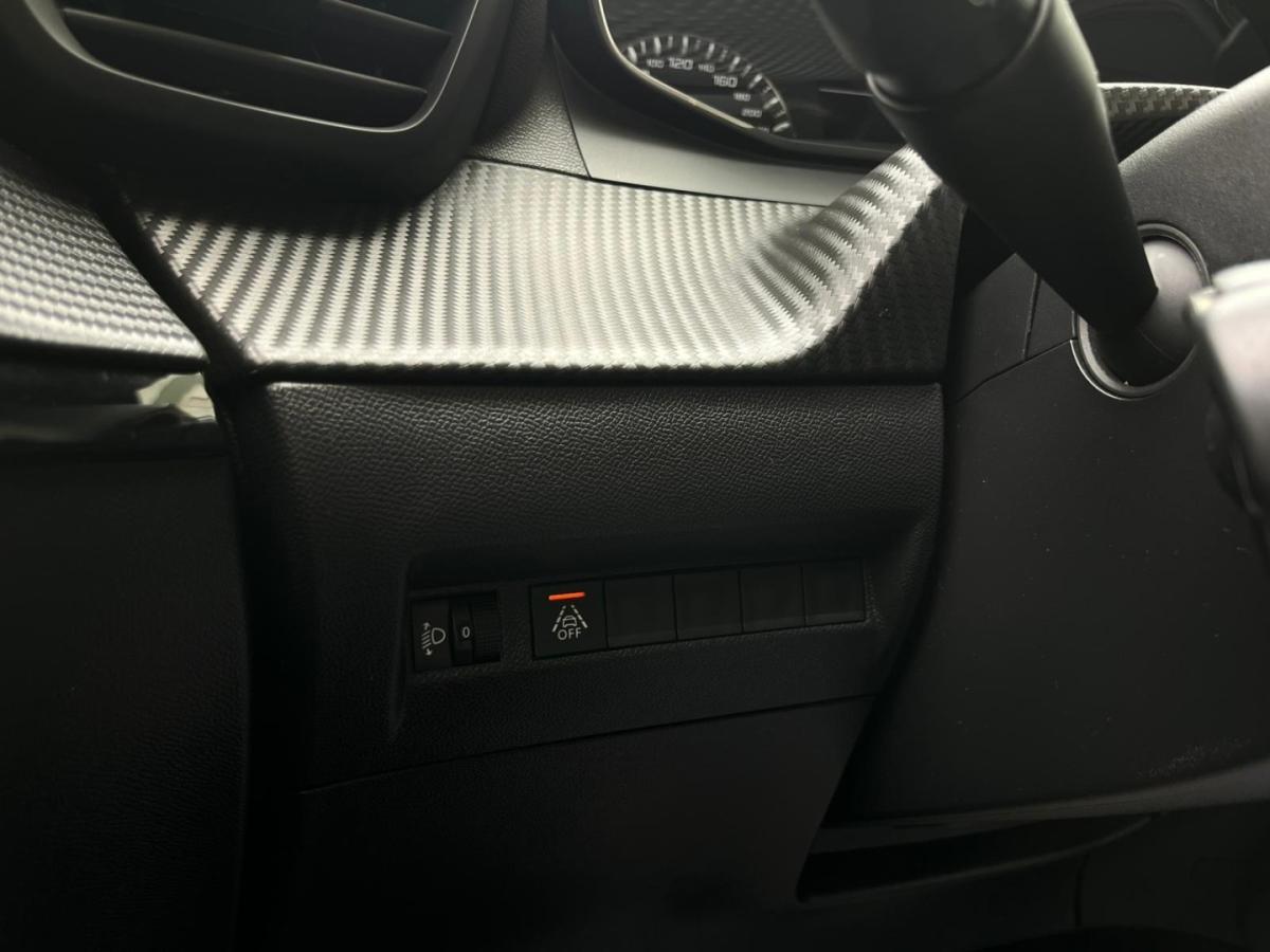 peugeot-208-2023-gasolina-1199cc