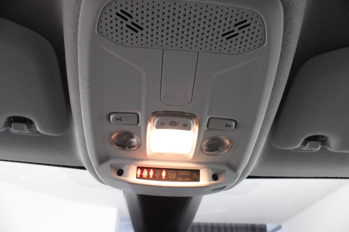 peugeot-208-2021-gasolina-1199cc
