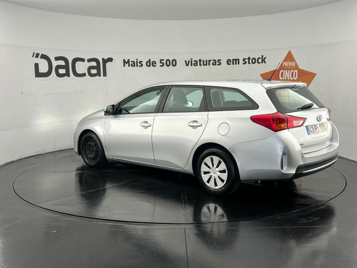 toyota-auris-touring-sports-2015-diesel-1364cc