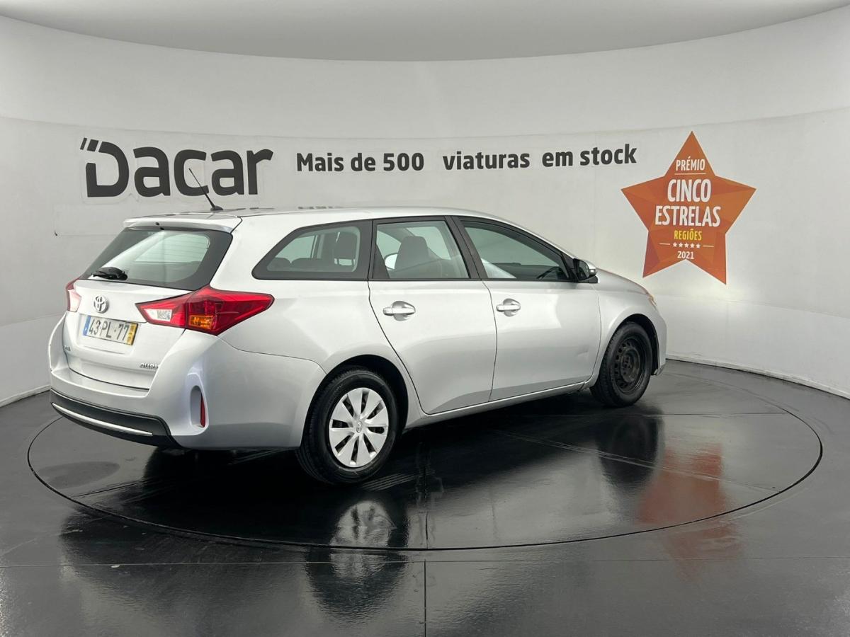 toyota-auris-touring-sports-2015-diesel-1364cc