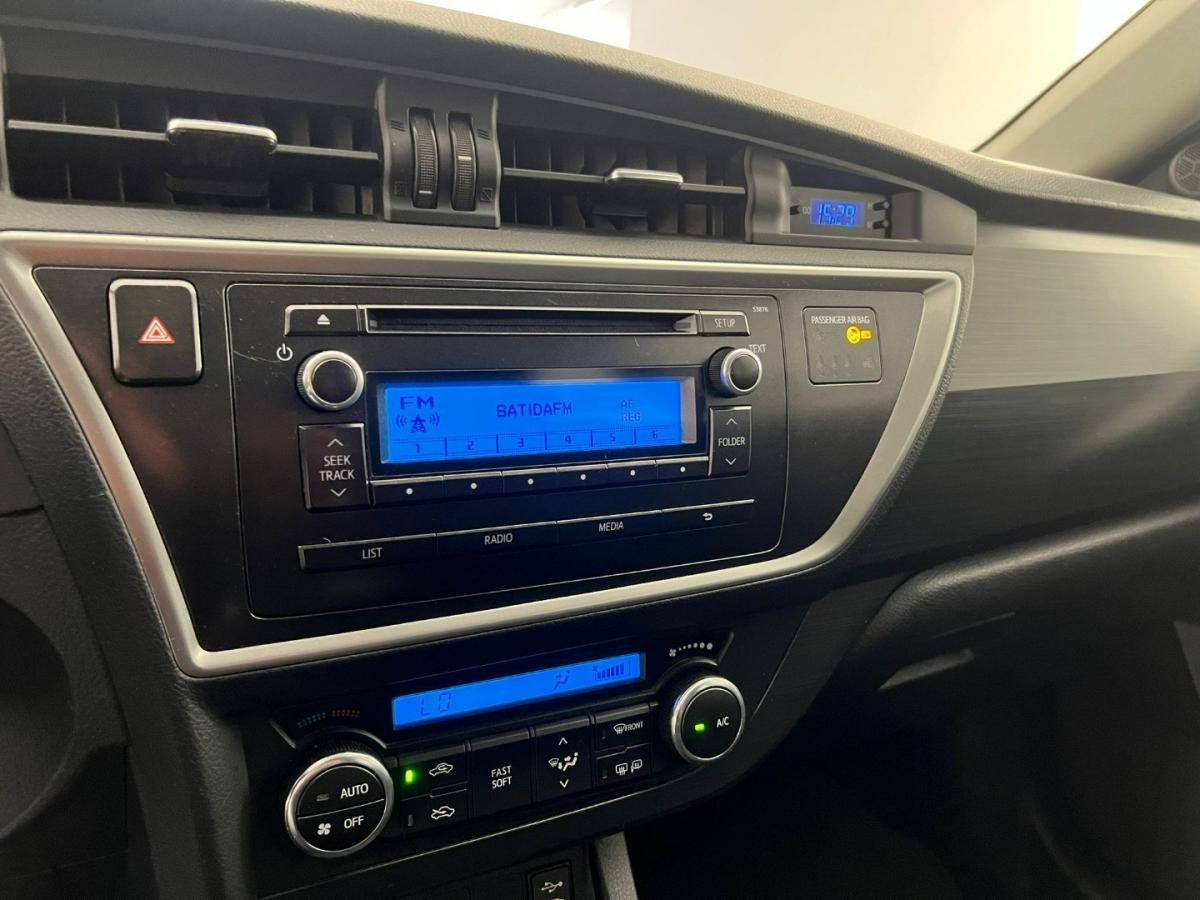 toyota-auris-touring-sports-2015-diesel-1364cc
