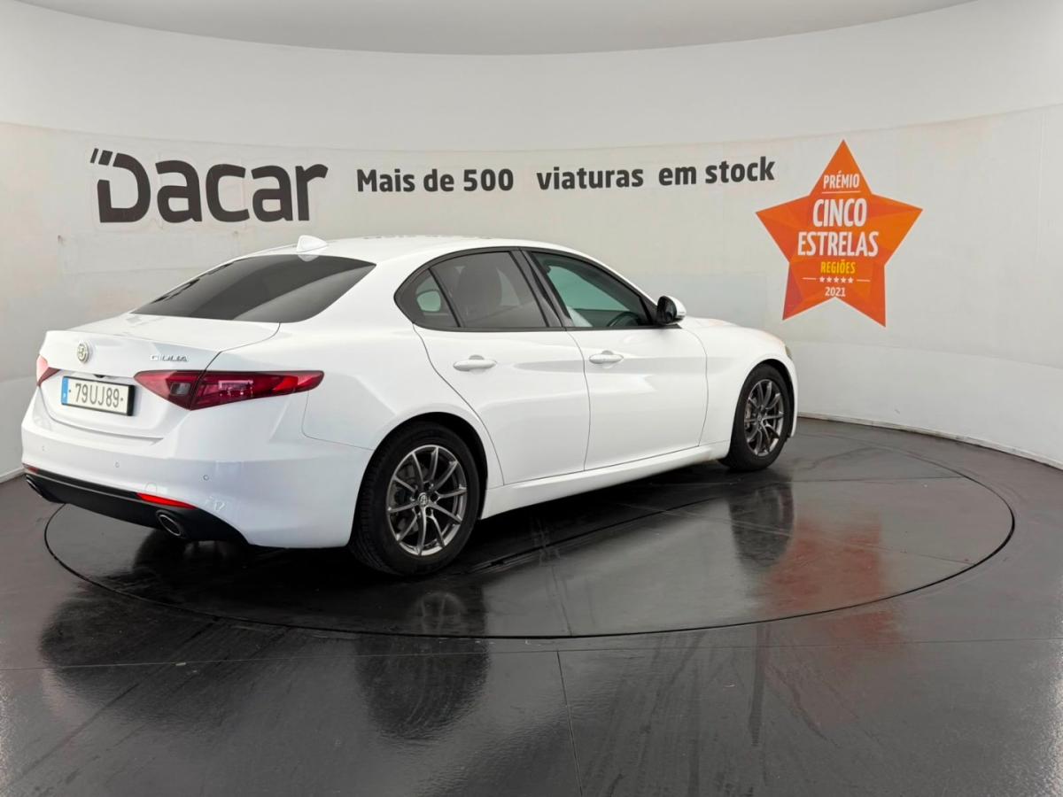 alfa-romeo-giulia-2018-diesel-2143cc