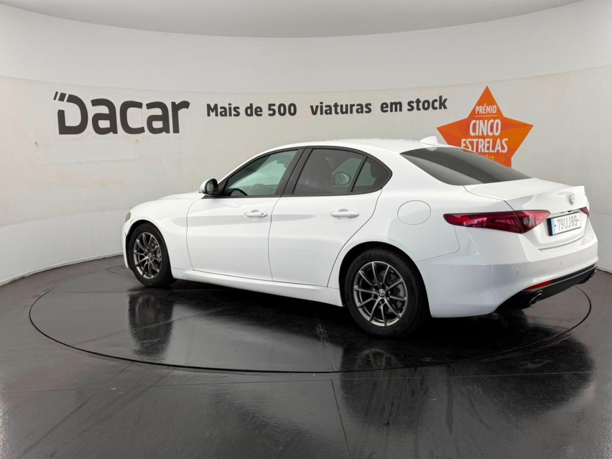 alfa-romeo-giulia-2018-diesel-2143cc