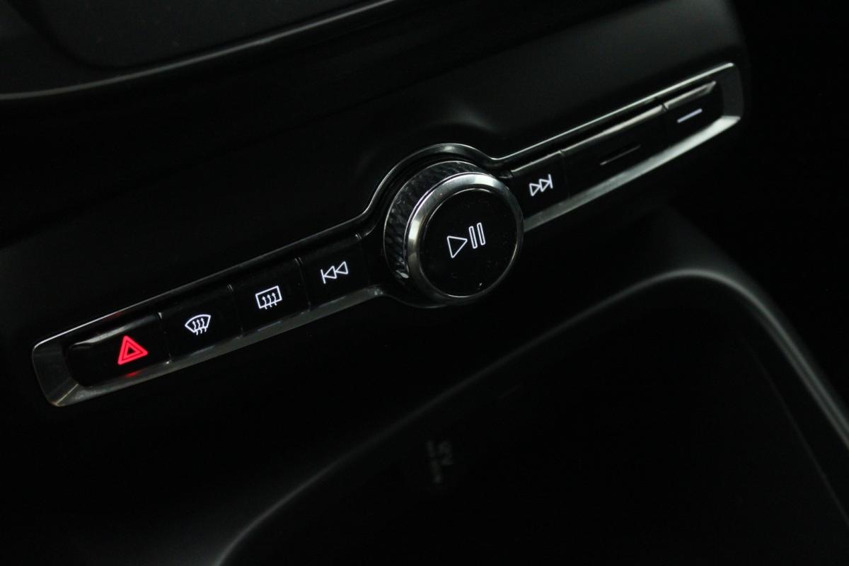volvo-xc40-2022-gasolina-1477cc