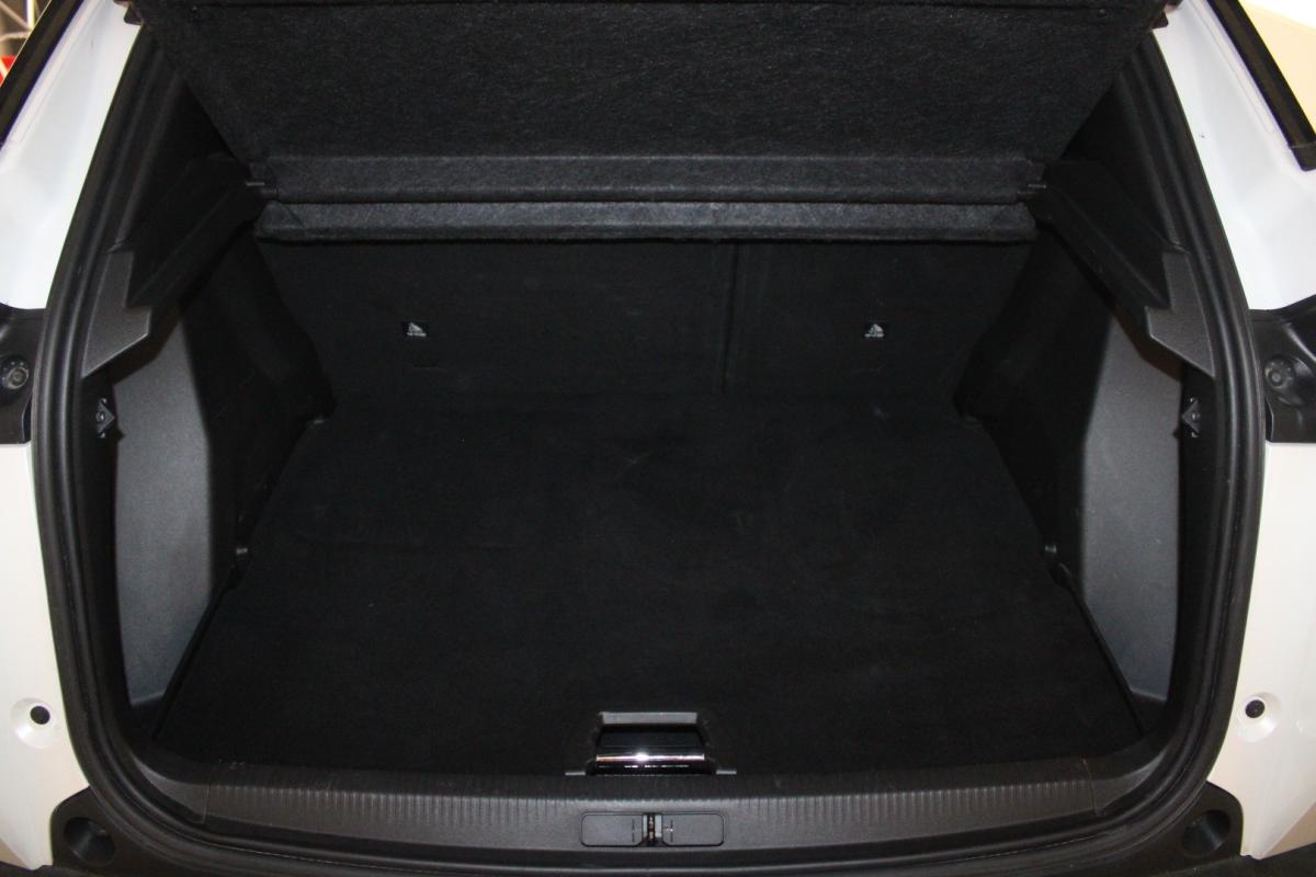 peugeot-2008-2023-eletrico-0cc