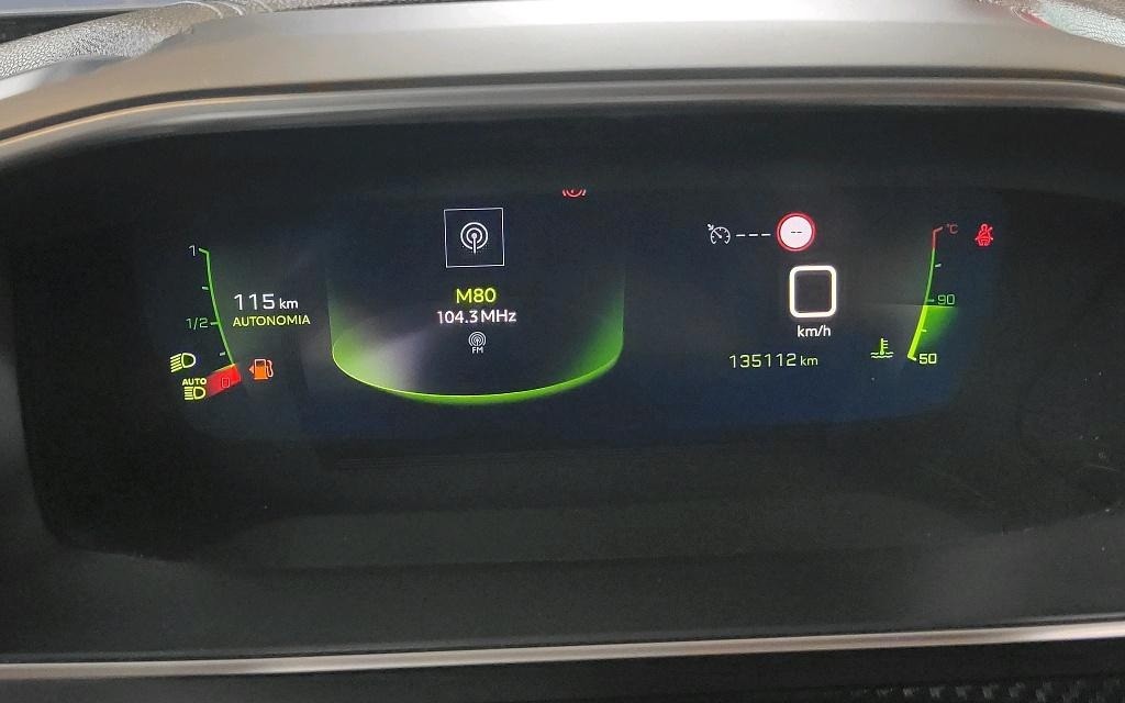 peugeot-2008-2021-diesel-1499cc