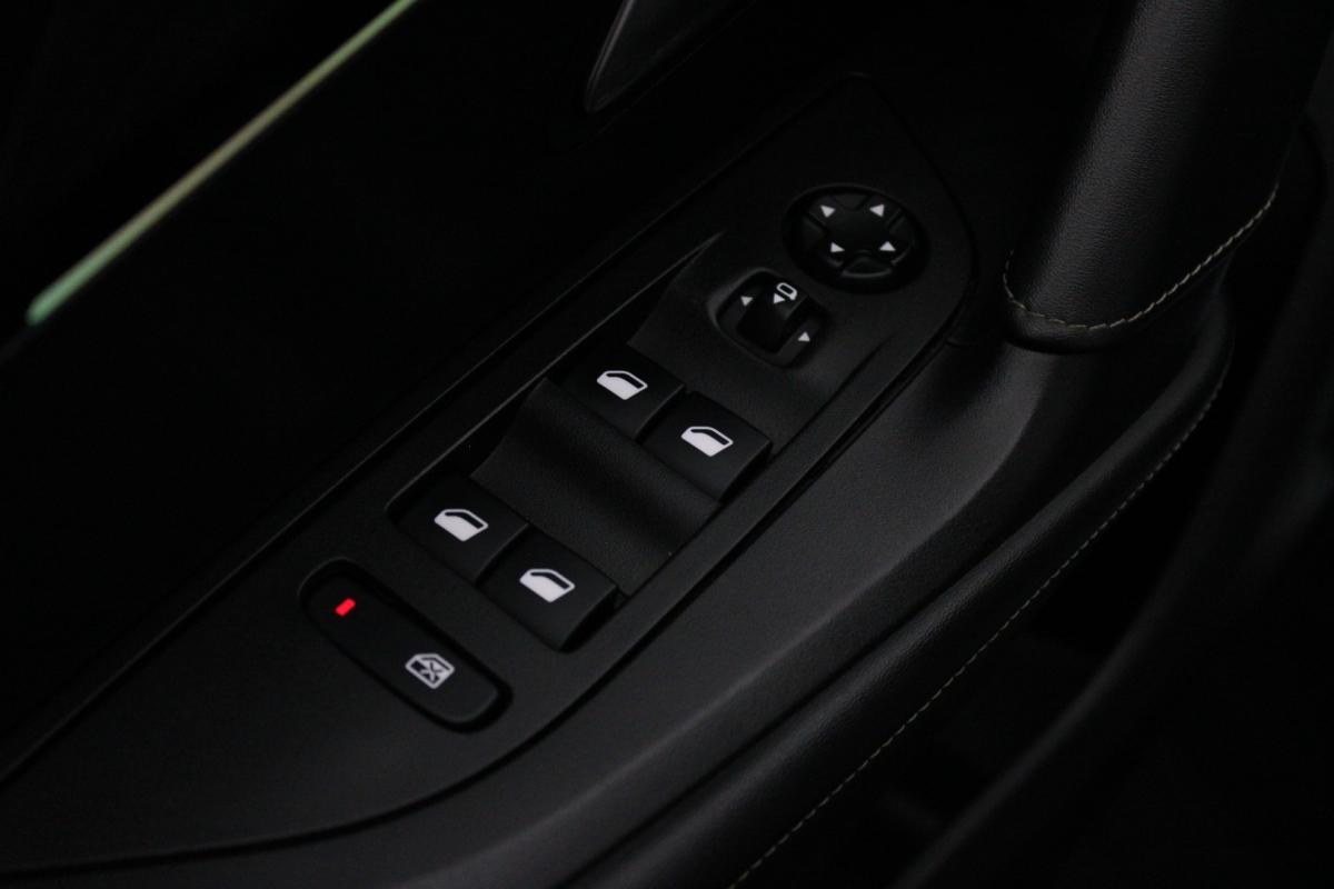 peugeot-2008-2021-diesel-1499cc