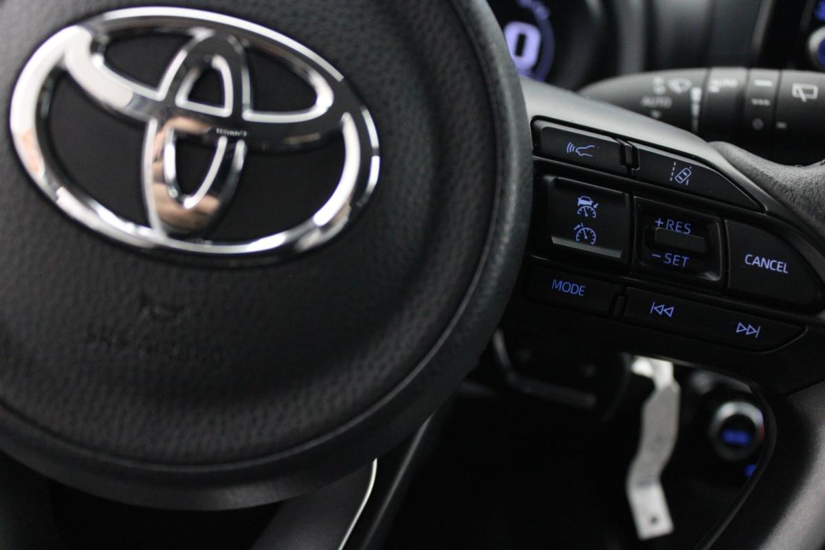 toyota-yaris-2021-hibrido-a-gasolina-1490cc