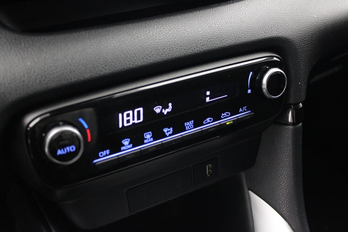 toyota-yaris-2021-hibrido-a-gasolina-1490cc