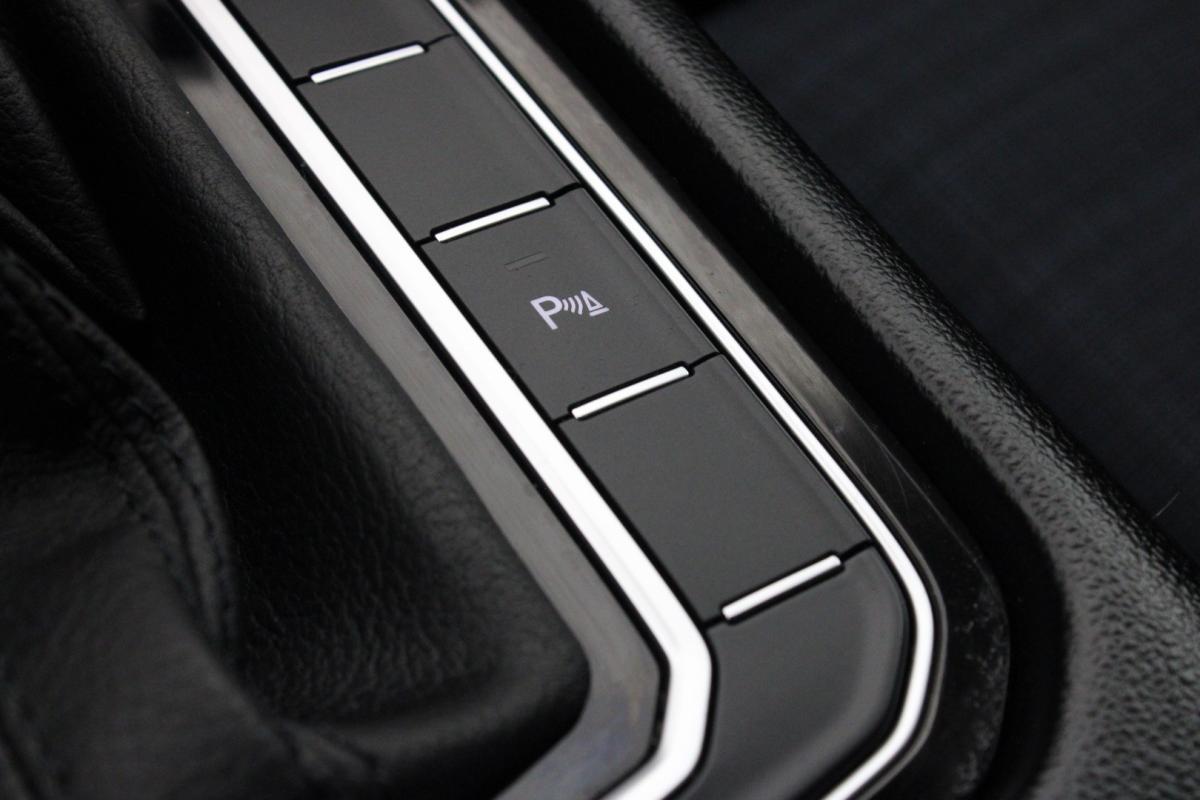 volkswagen-passat-variant-2020-hibrido-a-gasolina-1395cc